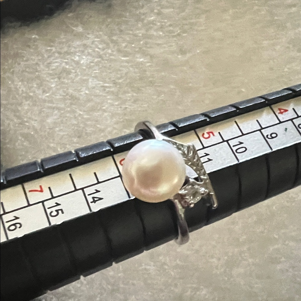 # 0871+ White Gold Plated Culture W/ tiny cubic. Freshwater Pearl Ring 5.5. - Picture 3 of 9